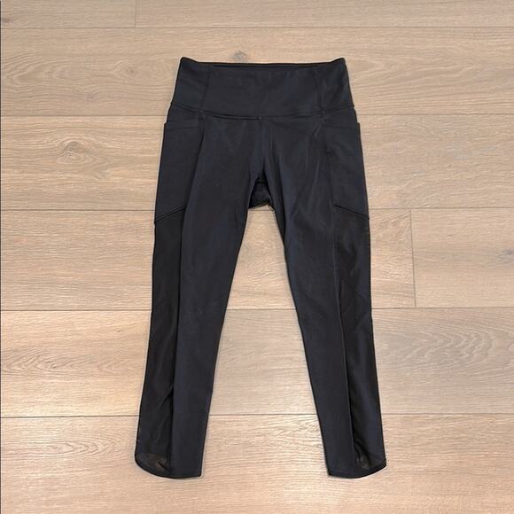 ATHLETA Black Mesh Chaturanga To Town High Rise Active Yoga Workout Capri Size S - Picture 2 of 14